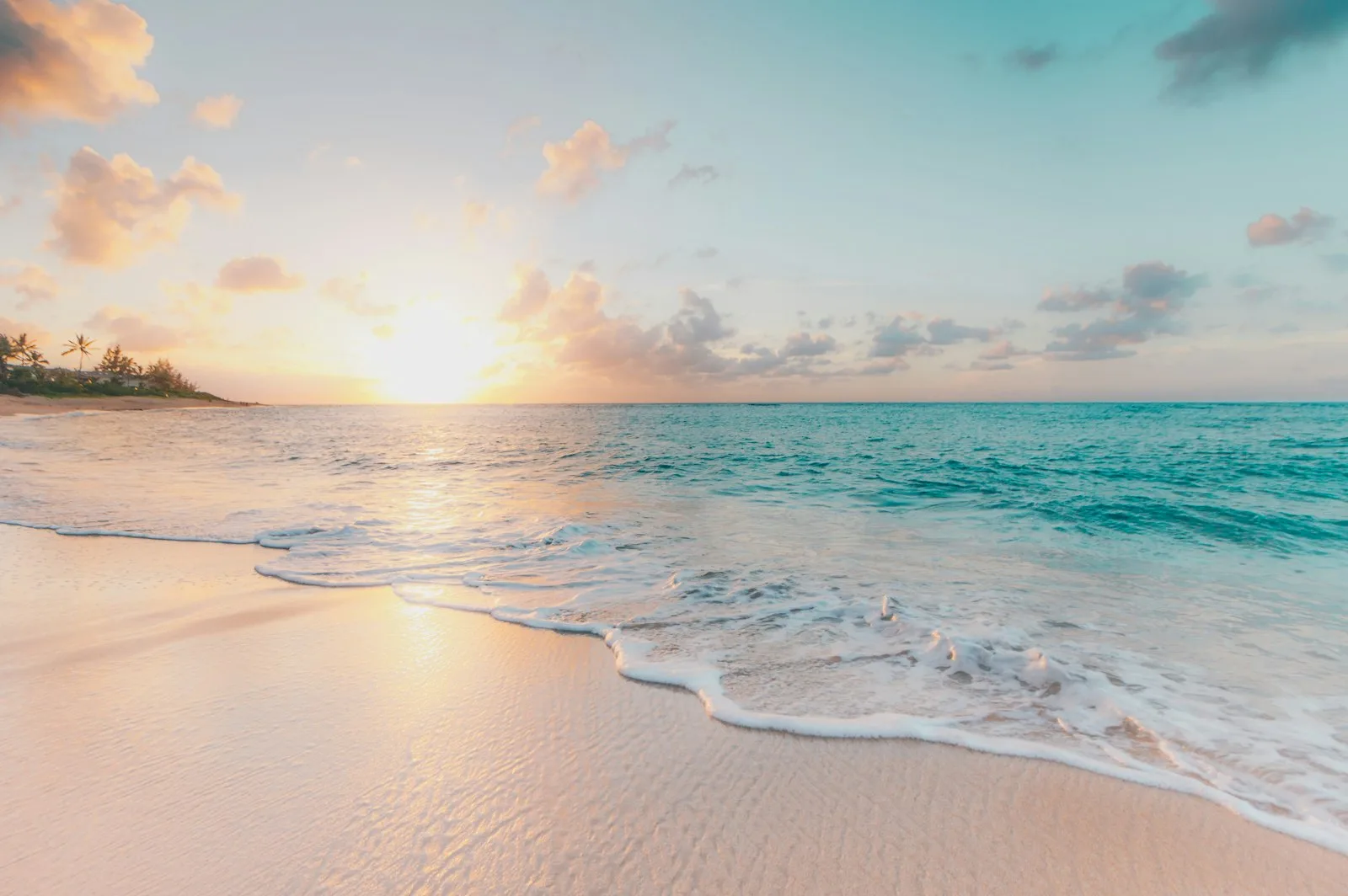 Horizon and sea at sunset in Saint Martin