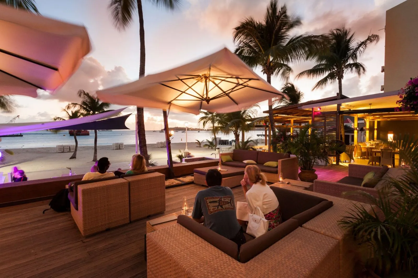 Holland House Beach Hotel