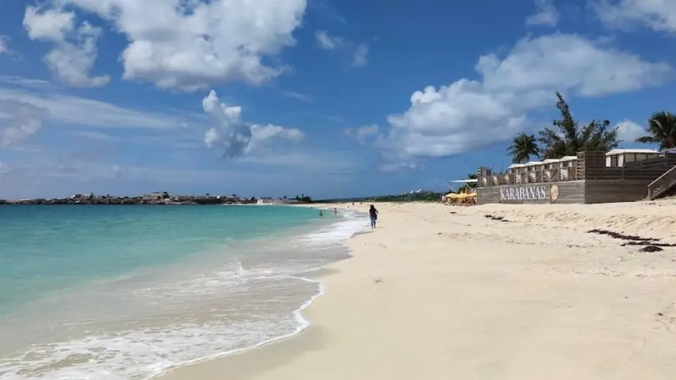 Calm shoreline at Kim Sha Beach on Simpson Bay