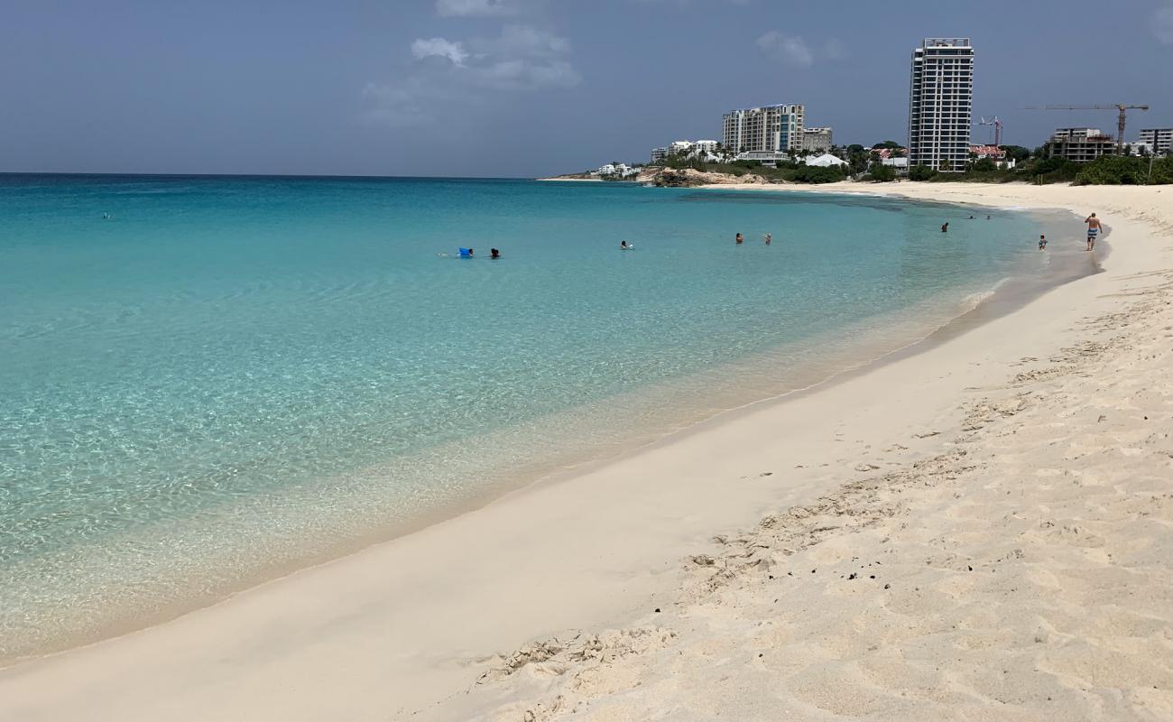 Turquoise waters and white sand at Mullet Bay