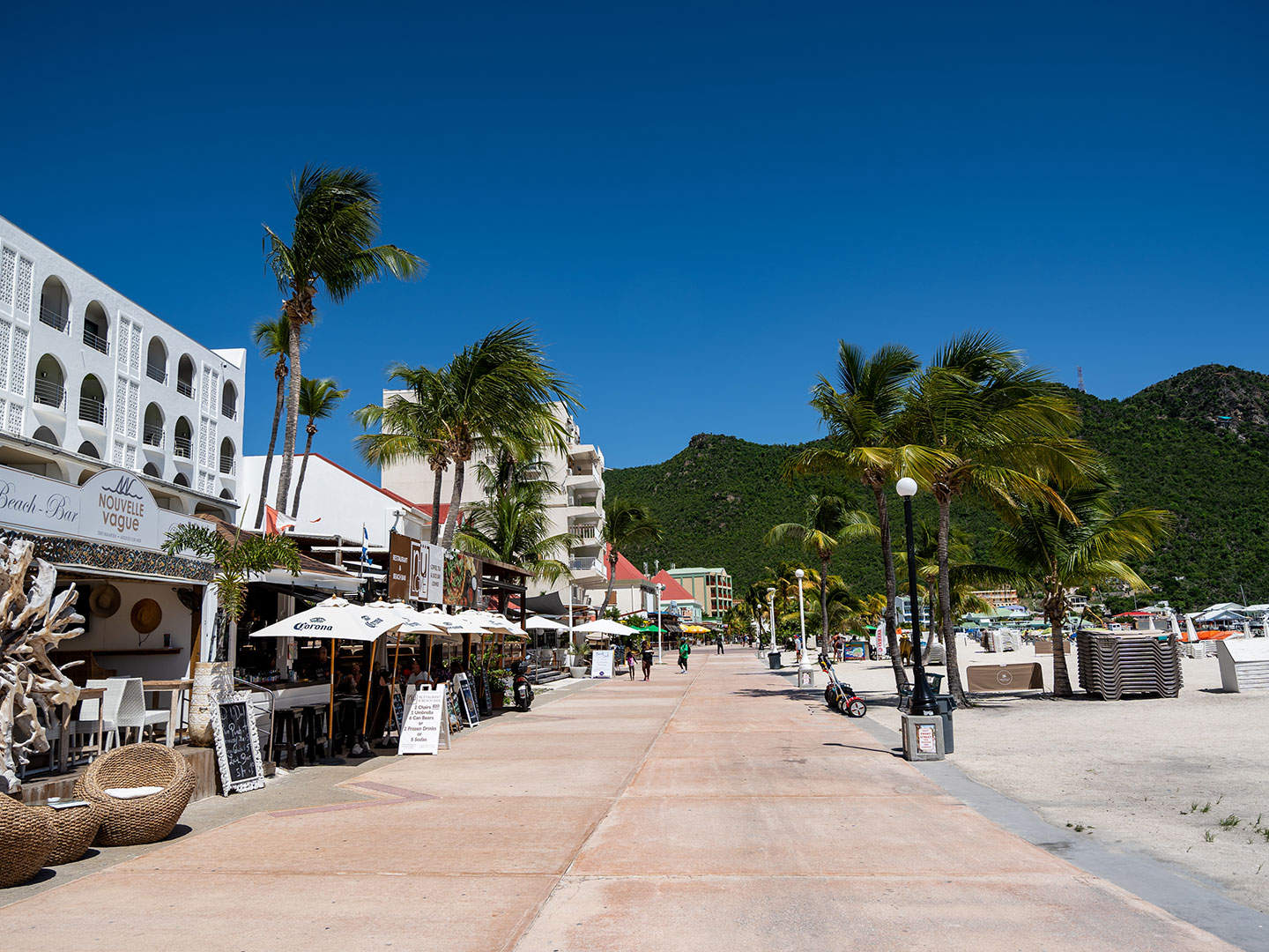 Cruise ships in Philipsburg Bay