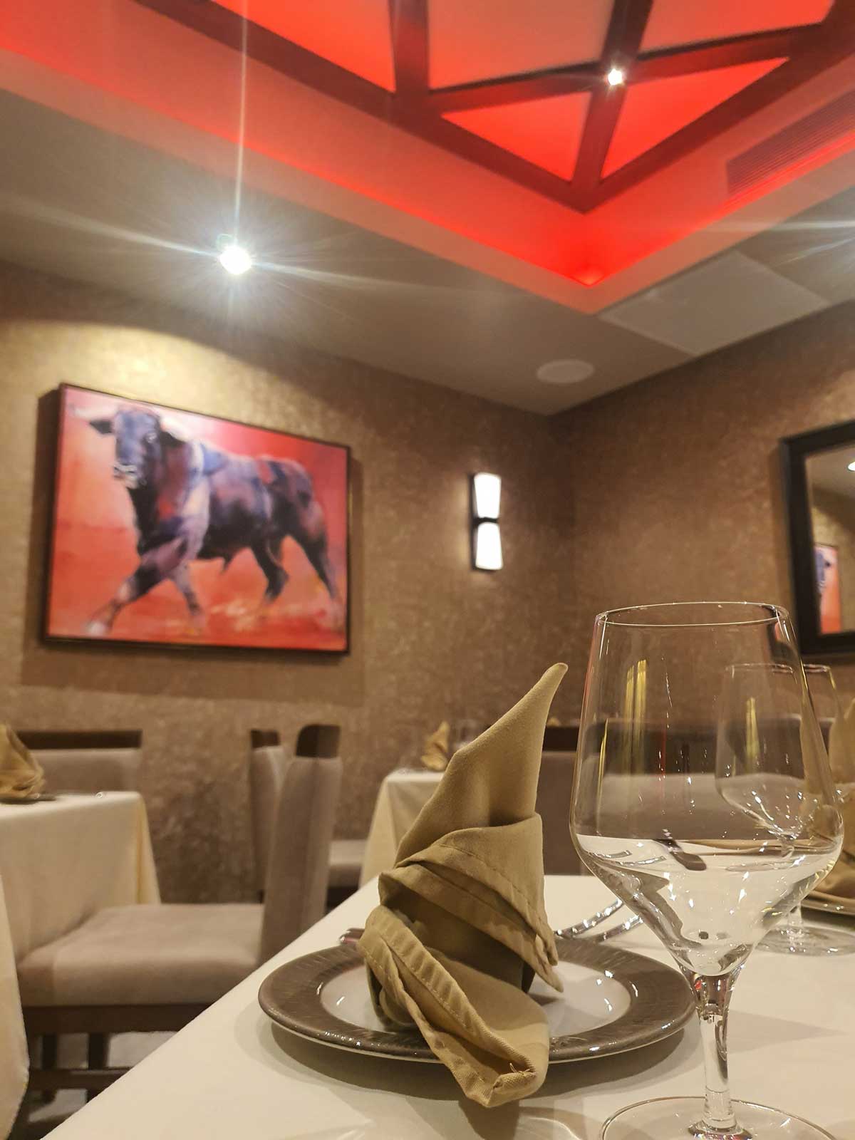 Bovin Steak House - Evening ambiance