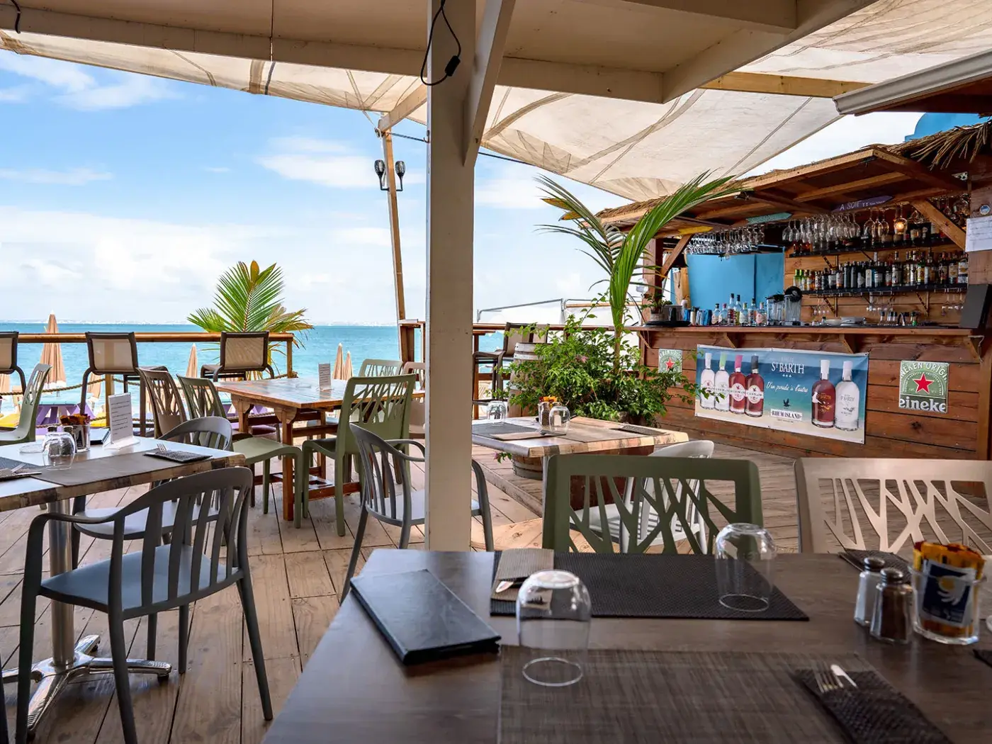 Captain Frenchy - Caribbean bar overlooking Grand Case Bay