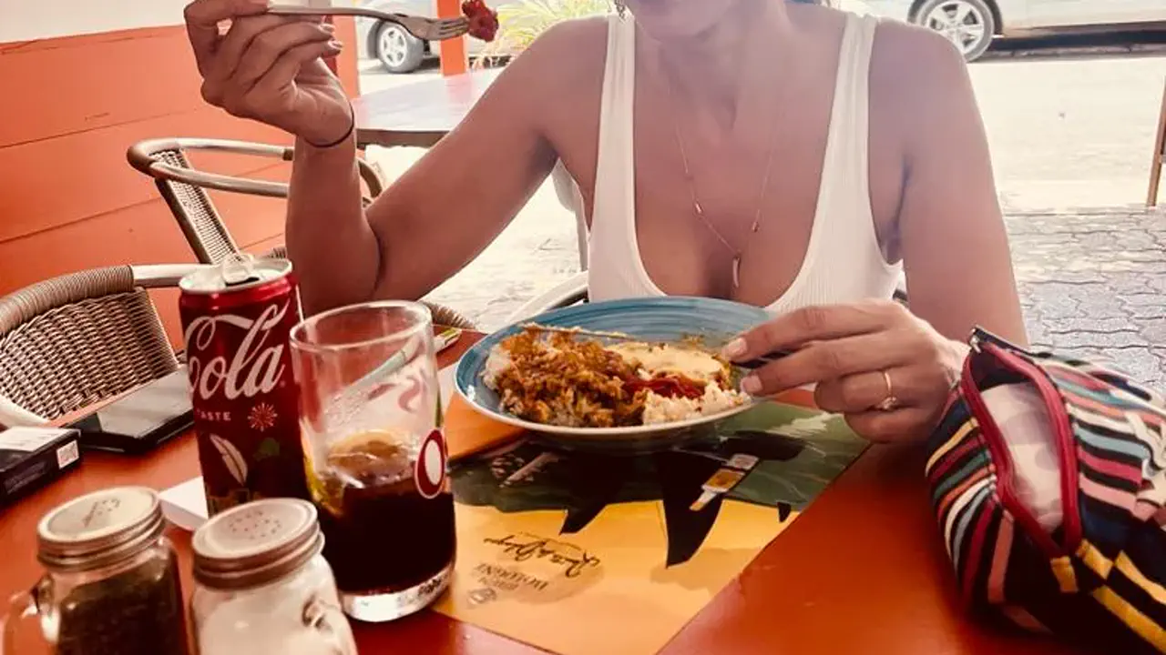 La Cantine SXM - Homemade plate served at a table on Grand Case boulevard
