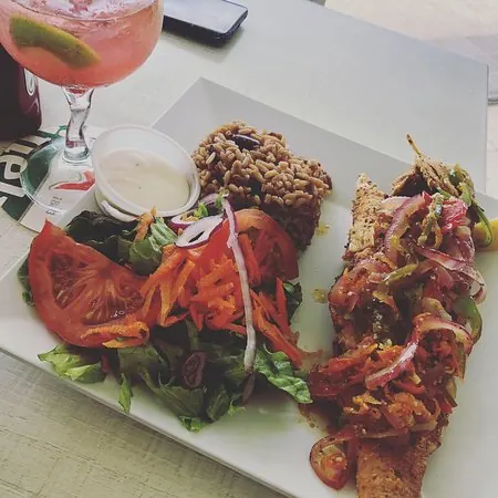 Lazy Lizard - Caribbean plate with tacos, rice and salad