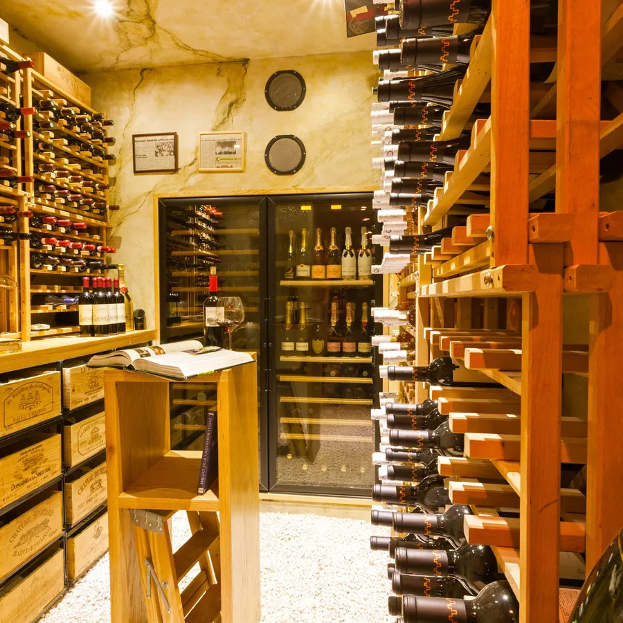 Ocean Lounge - wine cellar at Holland House Beach Hotel