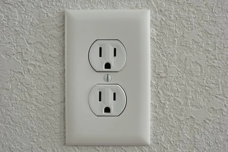 US duplex wall outlet, as used on the Dutch side