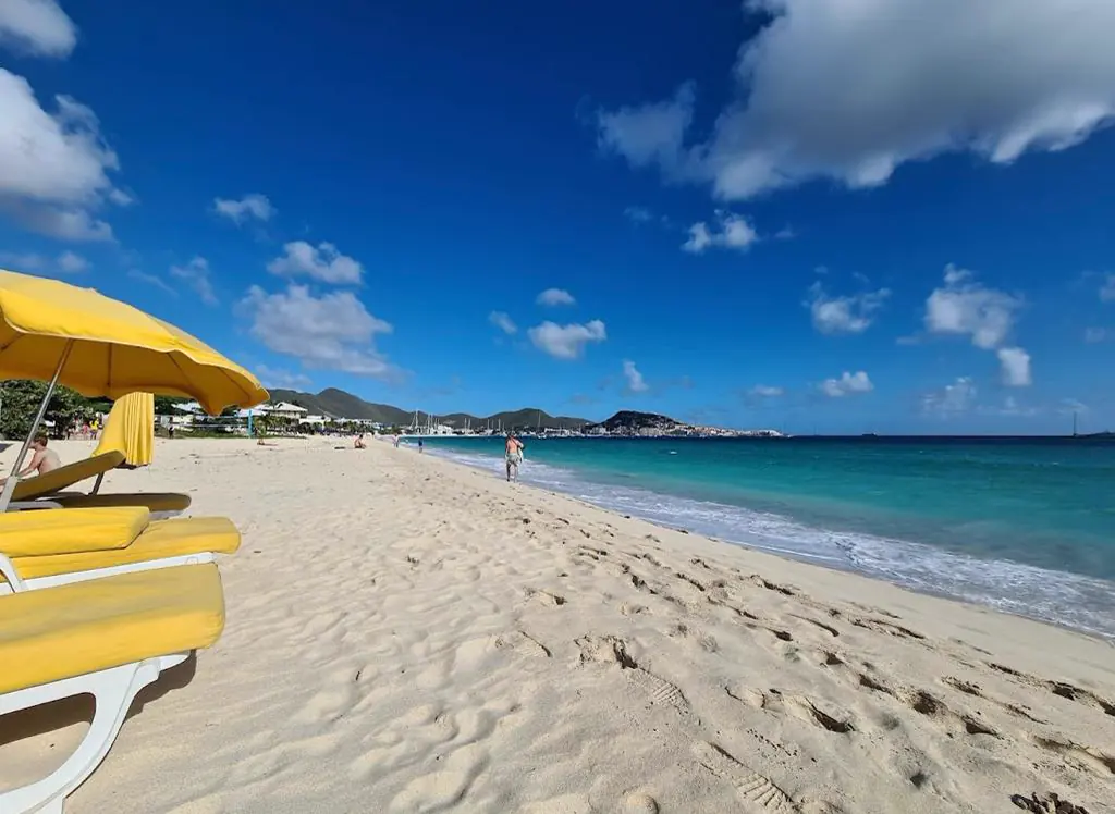 Simpson Bay beach on the Dutch side
