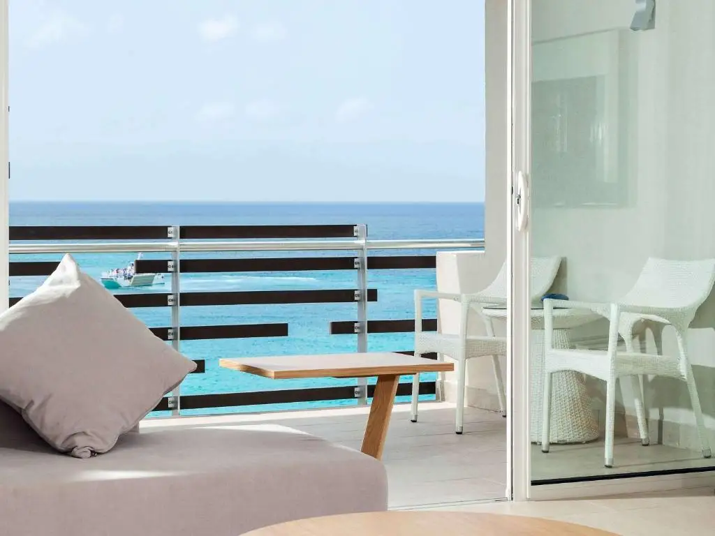 A suite balcony with ocean views